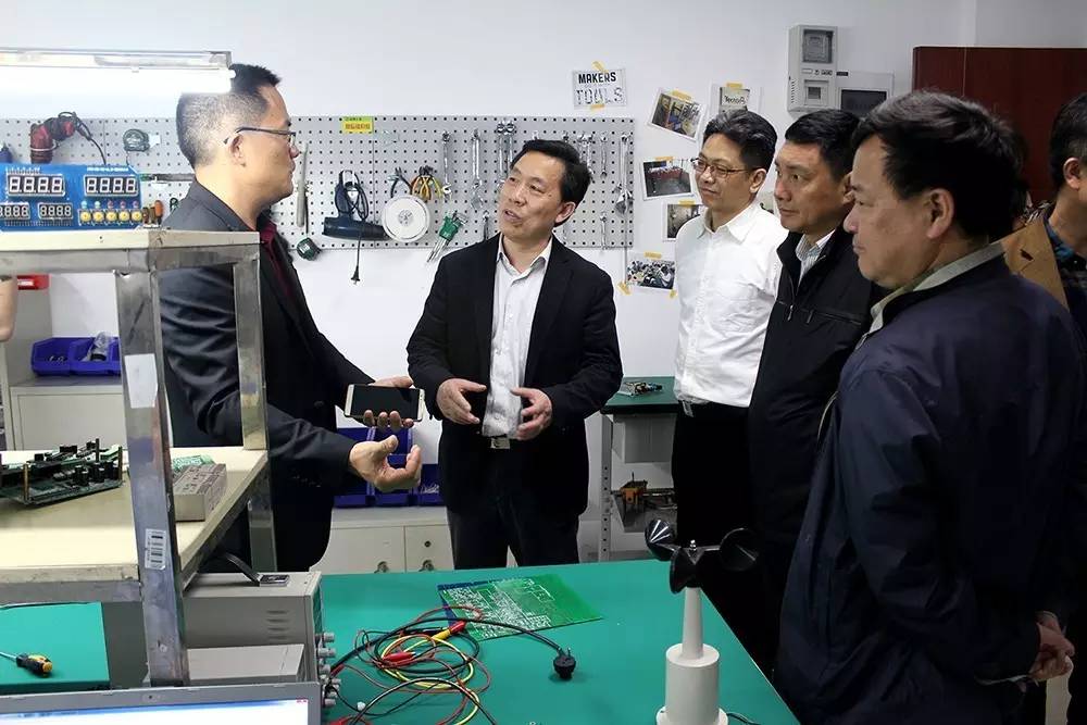 省政協(xié)副主席、科技廳廳長郭躍進蒞臨微特調(diào)研